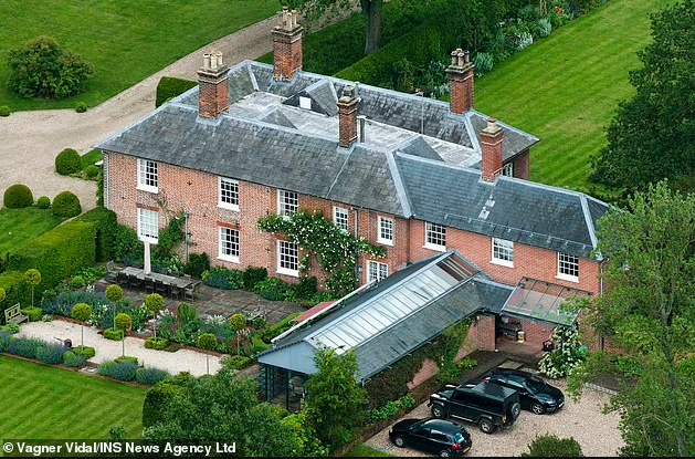 Батьки Кейт Міддлтон планують прийняти в своєму будинку біженців з України